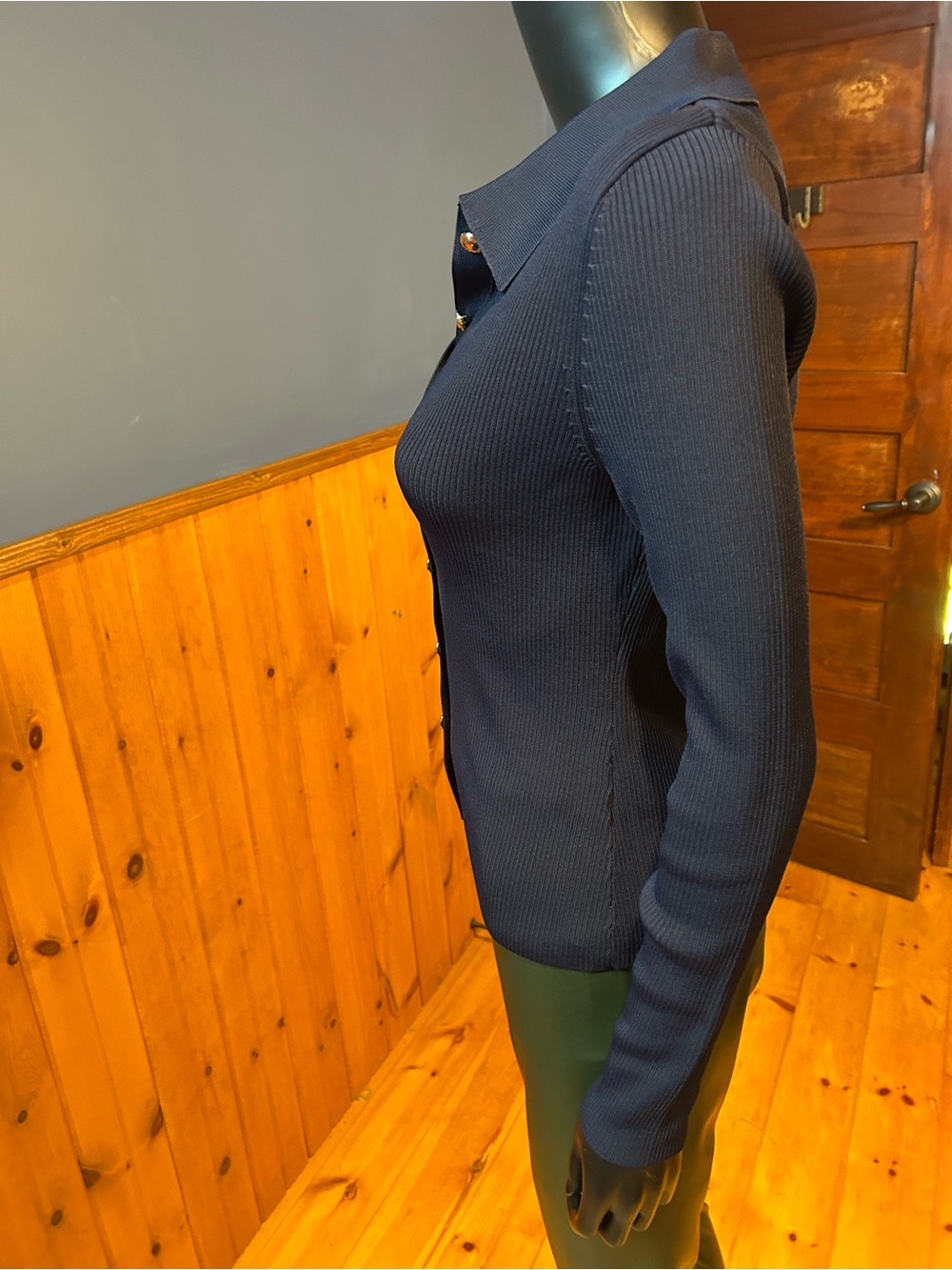 Ribbed Button-Front Women's Top in Navy. NWT - Picture 5 of 6